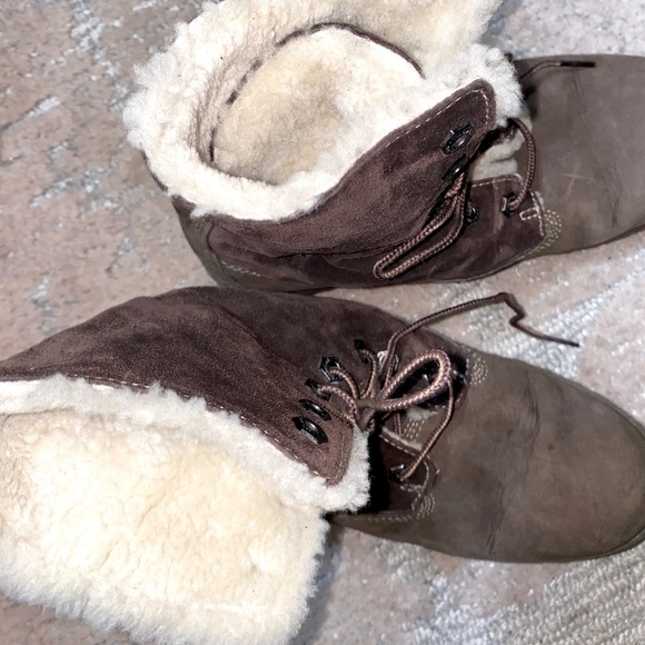 Timberland Suede Fur lined Boots - Picture 5 of 8